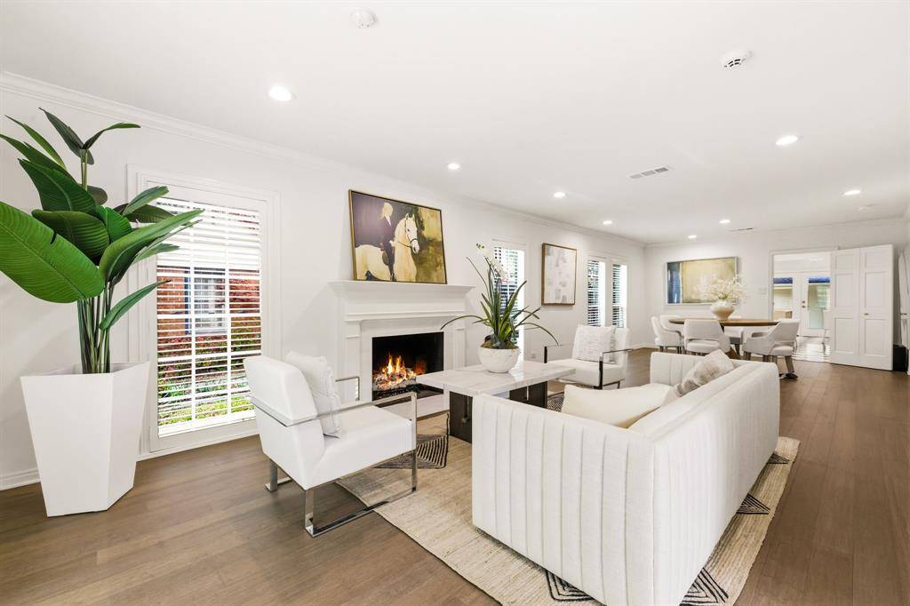 4684 S Versailles Avenue, Highland Park, TX 75209