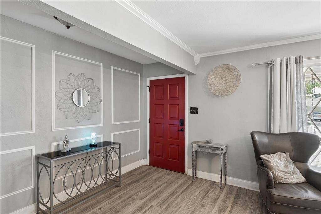 5705 Diamond Oaks Drive N, Haltom City, TX 76117