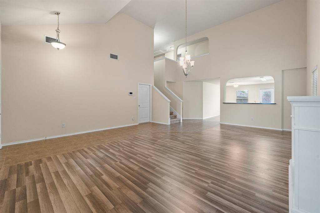 227 Old Spanish Trail, Waxahachie, TX 75167