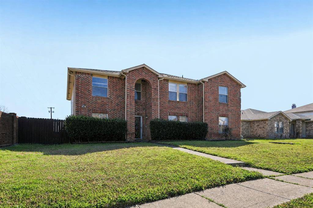 658 Bluechalk Drive, Cedar Hill, TX 75104