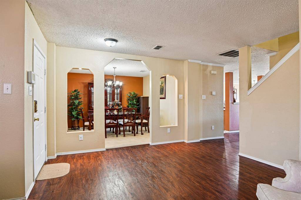 658 Bluechalk Drive, Cedar Hill, TX 75104