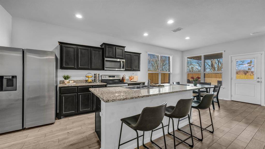 9224 Red Brush Trail, Fort Worth, TX 76131