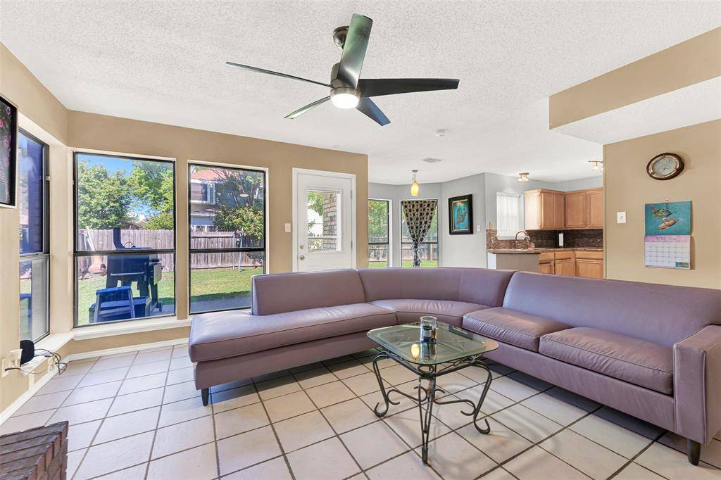 2828 Linden Lane, Grand Prairie, TX 75052