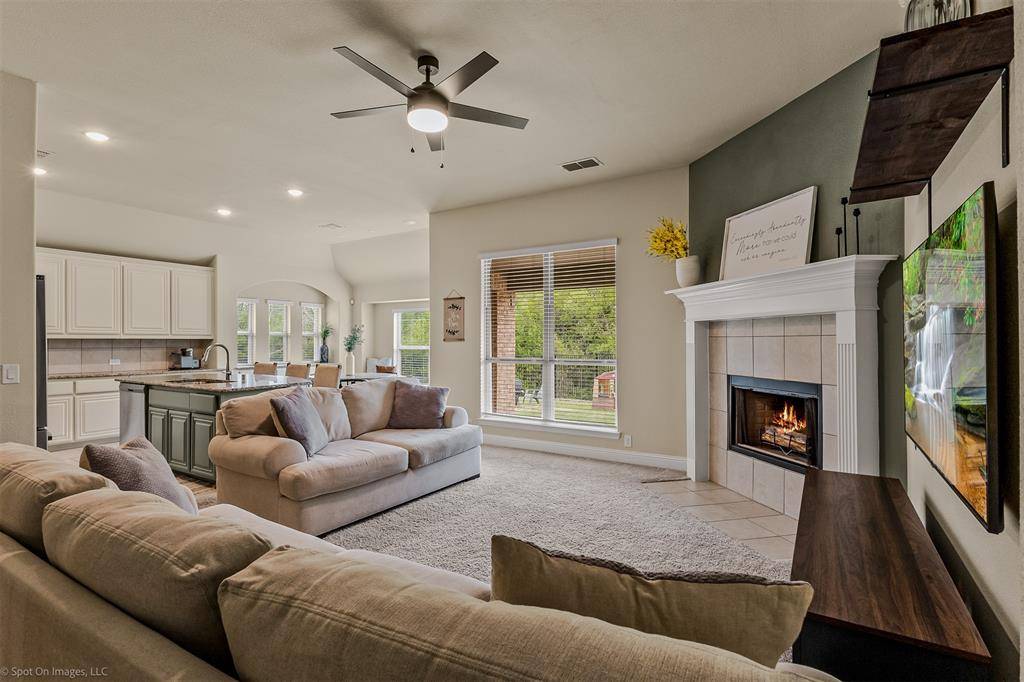 485 W Autumn Hill Bluff, Lavon, TX 75166