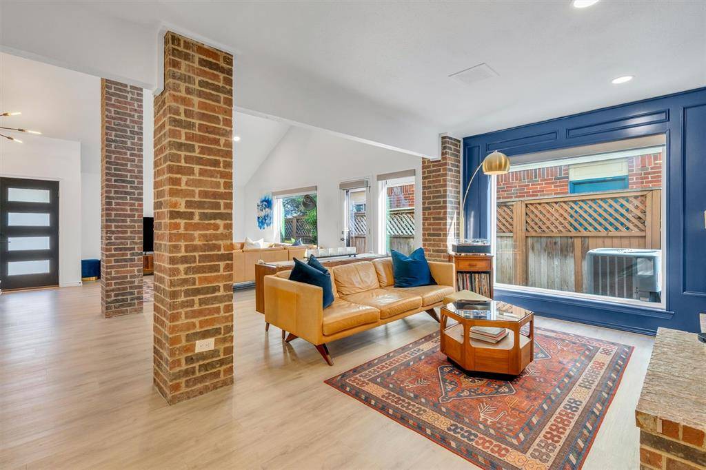 3288 Lakenheath Place, Dallas, TX 75204