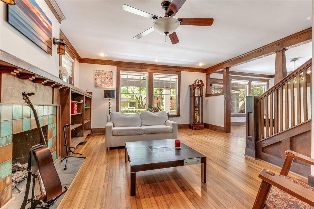 4933 Victor Street, Dallas, TX 75214