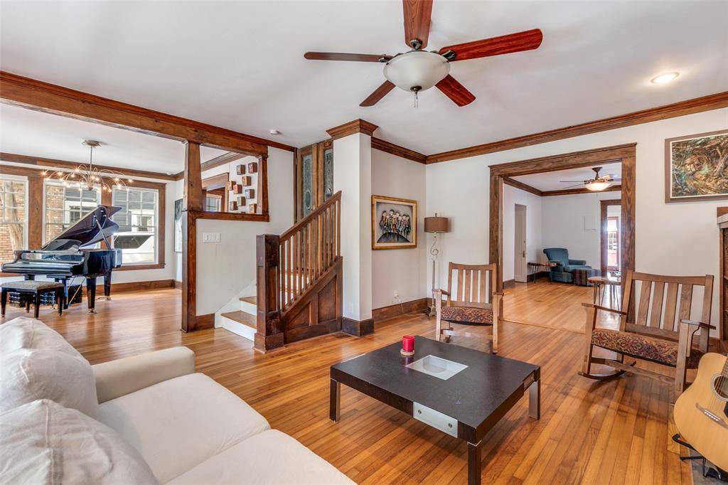 4933 Victor Street, Dallas, TX 75214