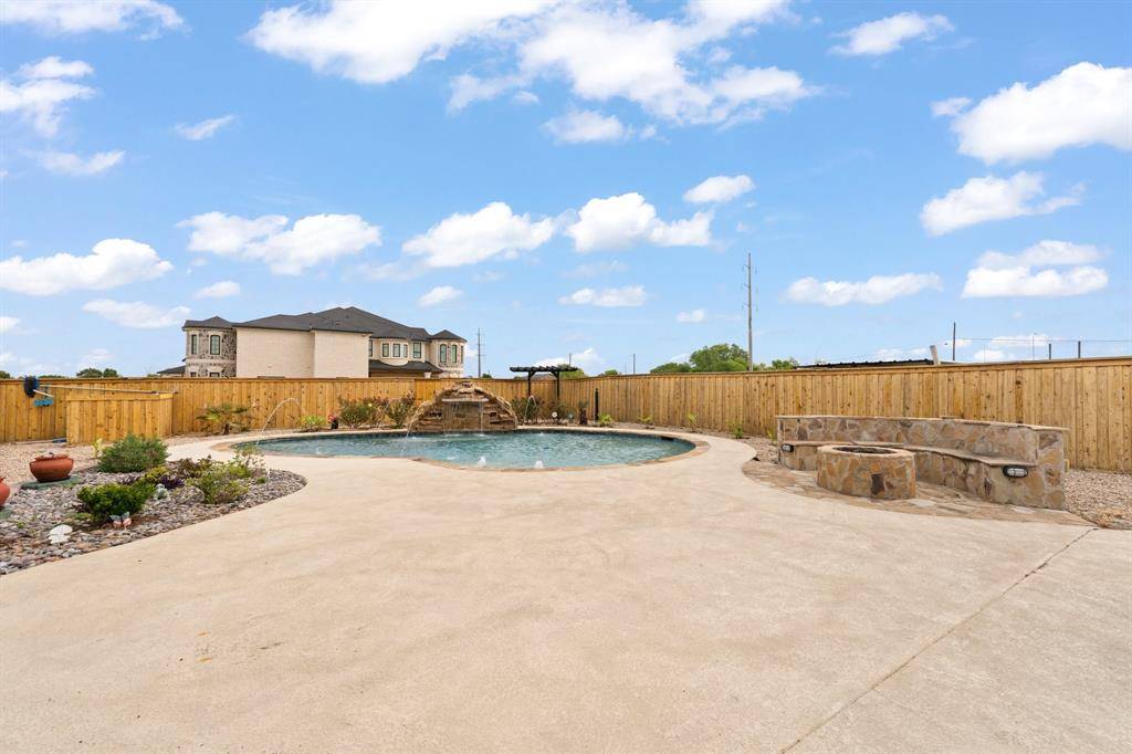 8121 Apollo Drive, Joshua, TX 76058