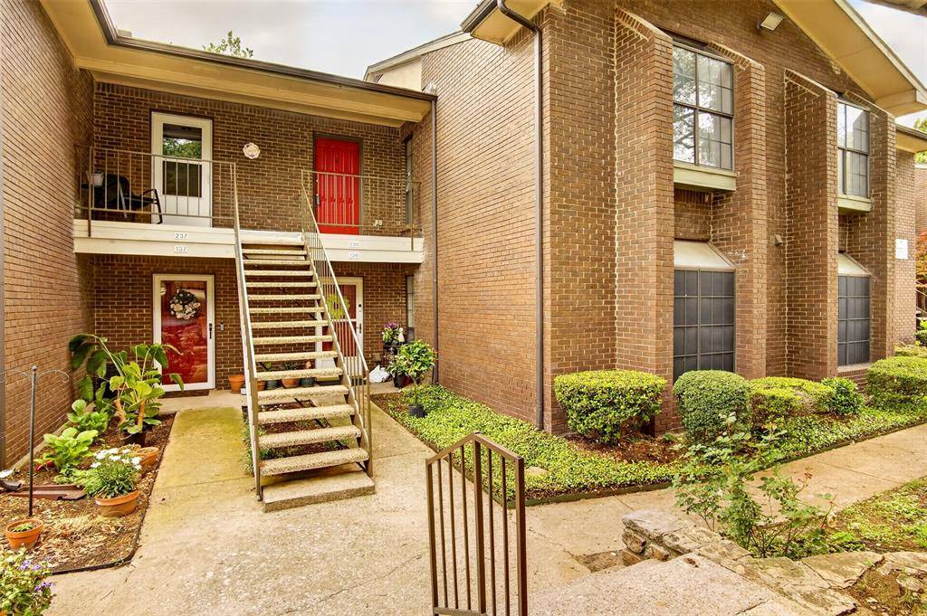 2505 Wedglea Drive #238, Dallas, TX 75211