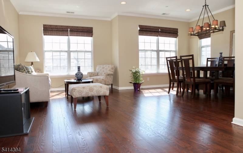 105 Swing Bridge Ln, South Bound Brook Boro, NJ 08880