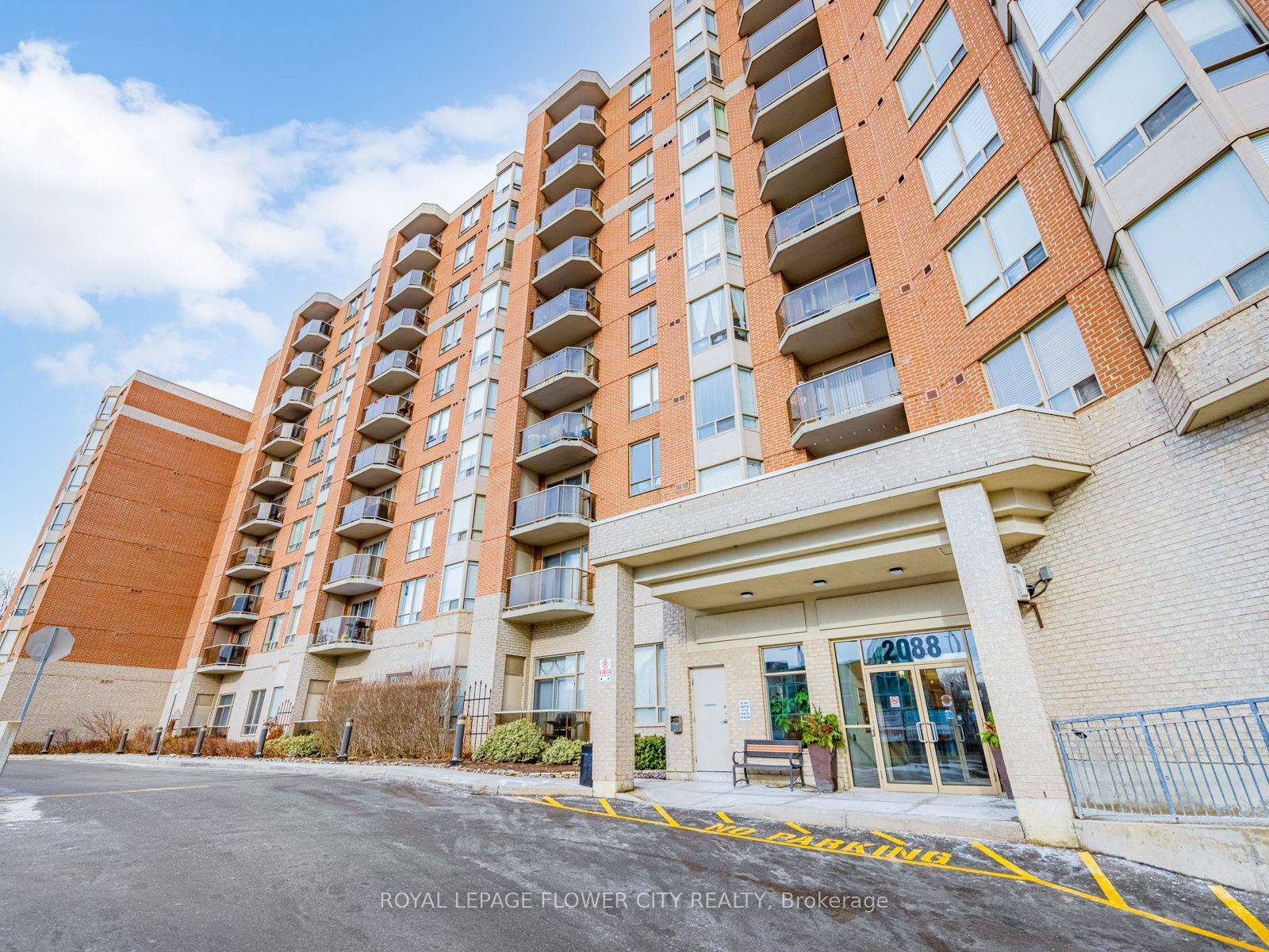 2088 Lawrence AVE W #404, Toronto W04, ON M9N 1J1