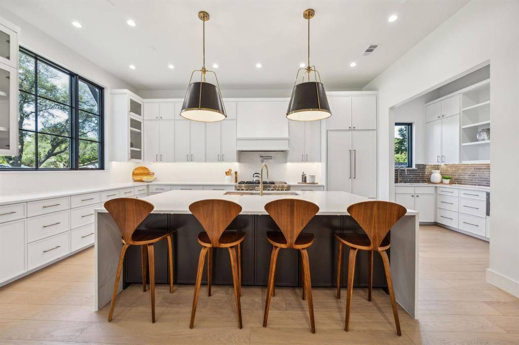 3379 Townsend Drive, Dallas, TX 75229