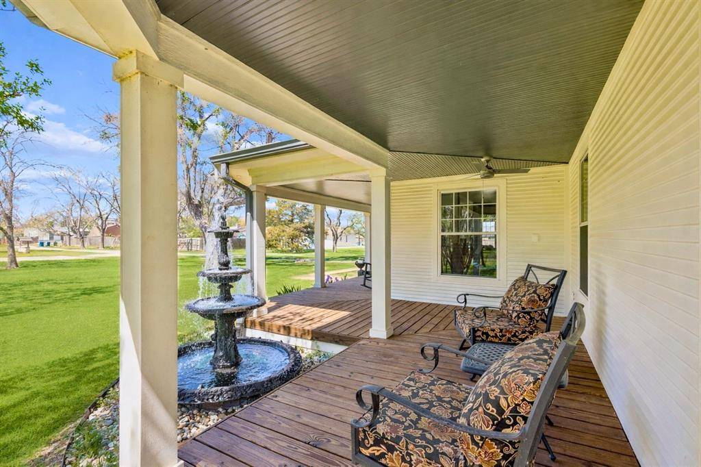 110 S Walnut, Roanoke, TX 76262