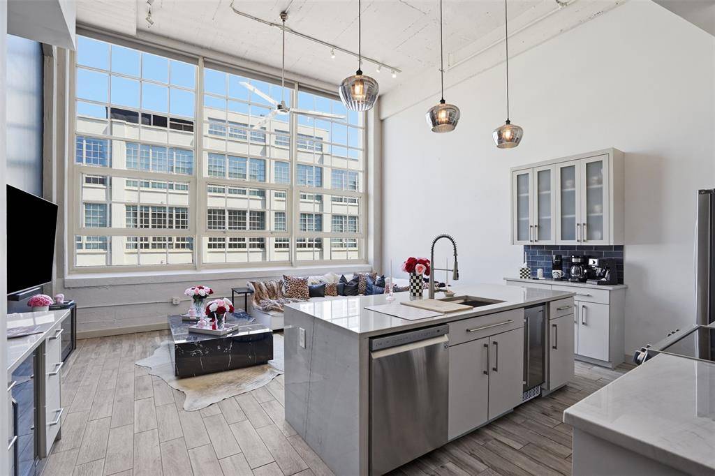 2600 W 7th Street #1707, Fort Worth, TX 76107