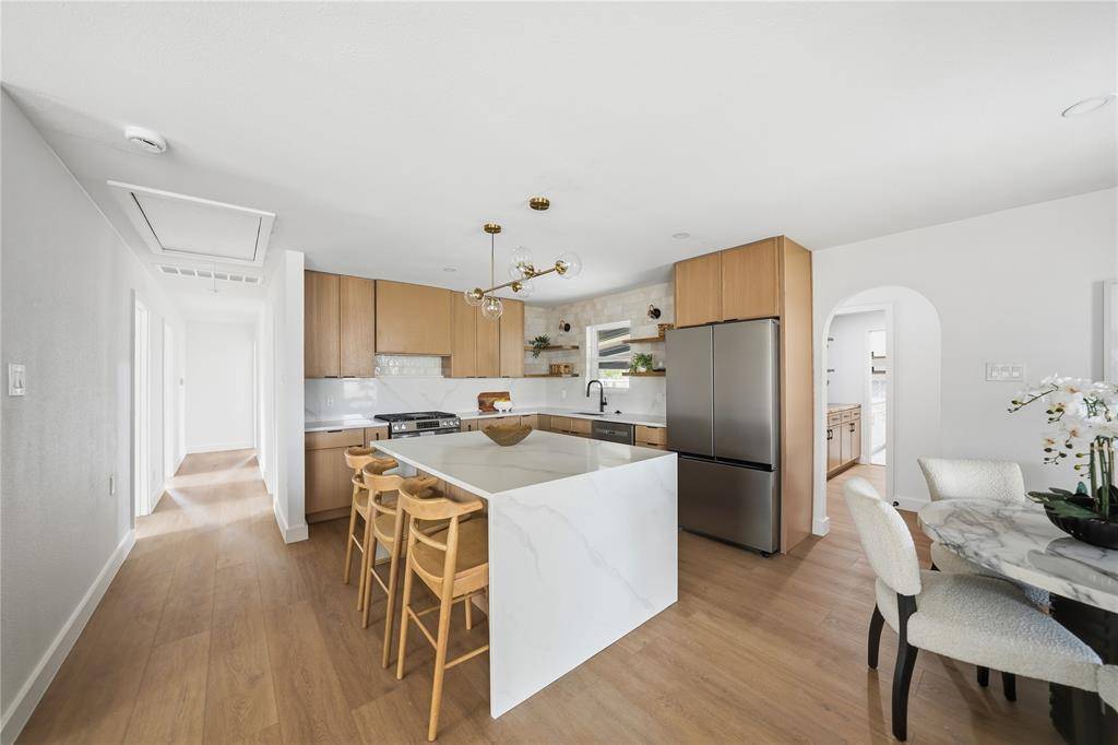 11743 Neering Drive, Dallas, TX 75218