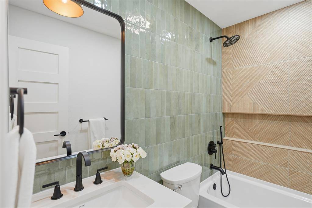 11743 Neering Drive, Dallas, TX 75218