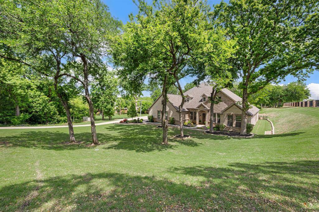 120 Riverbend Estates Drive, Fort Worth, TX 76112