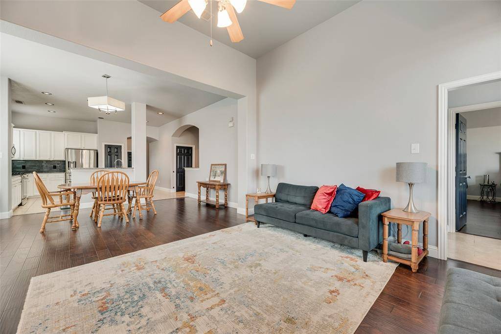 221 Bluefinch Drive, Little Elm, TX 75068