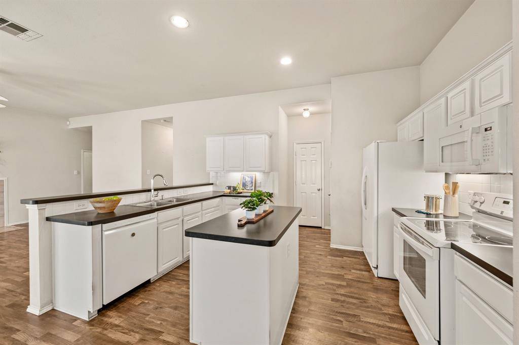 9844 Meadow Rue Drive, Mckinney, TX 75072