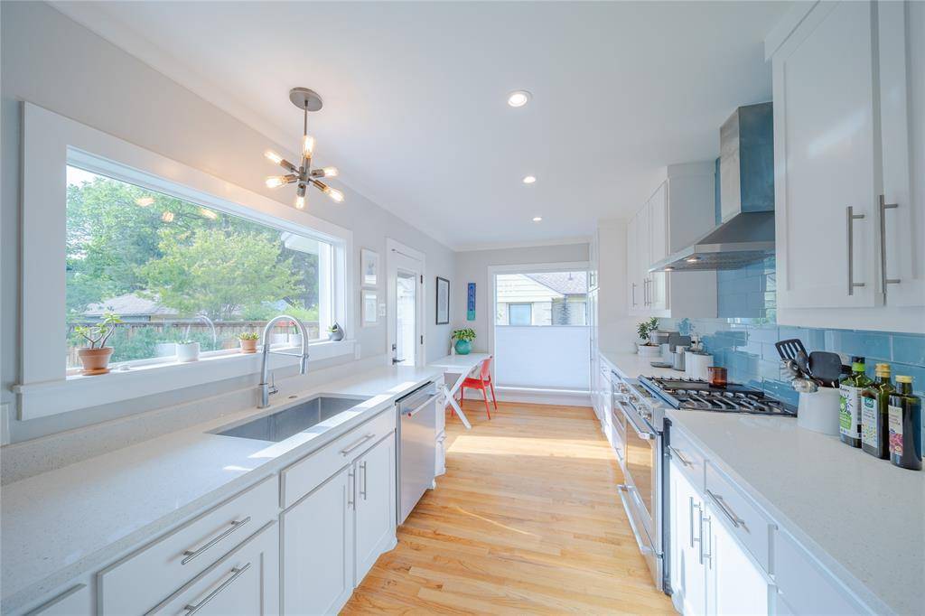 627 N Oak Cliff Boulevard, Dallas, TX 75208