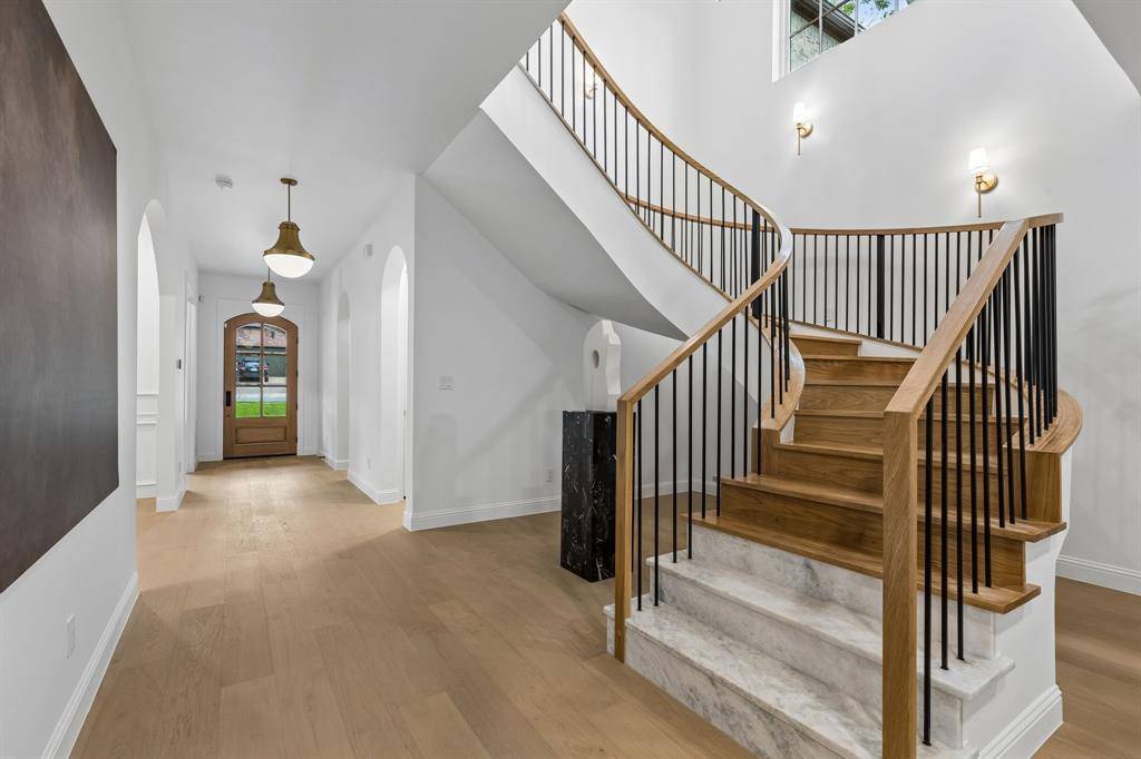 7107 Coronado Avenue, Dallas, TX 75214