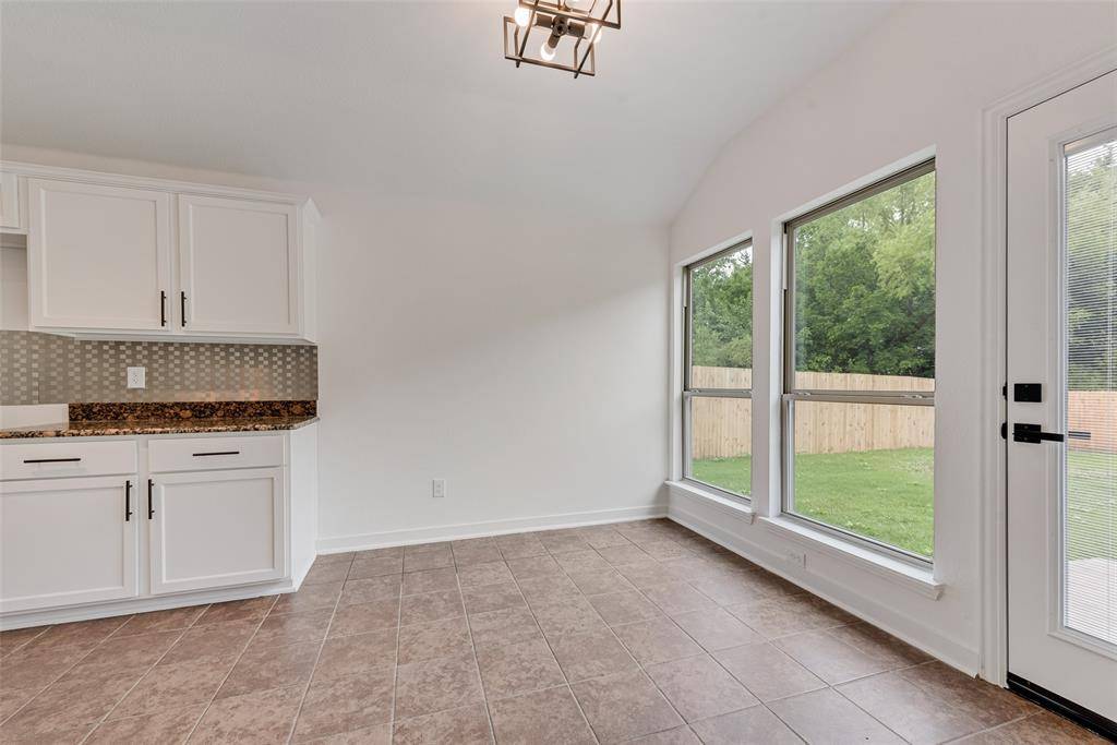 2718 Mossglen Drive, Dallas, TX 75227