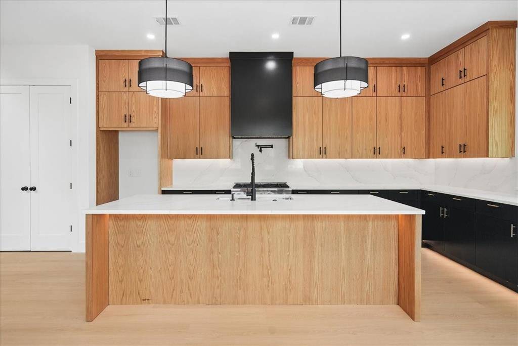 1825 Pollard Street, Dallas, TX 75208