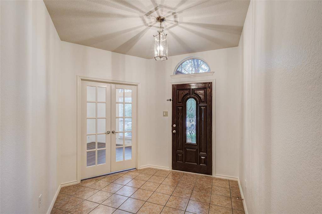 7048 Summit Parc Drive, Dallas, TX 75249