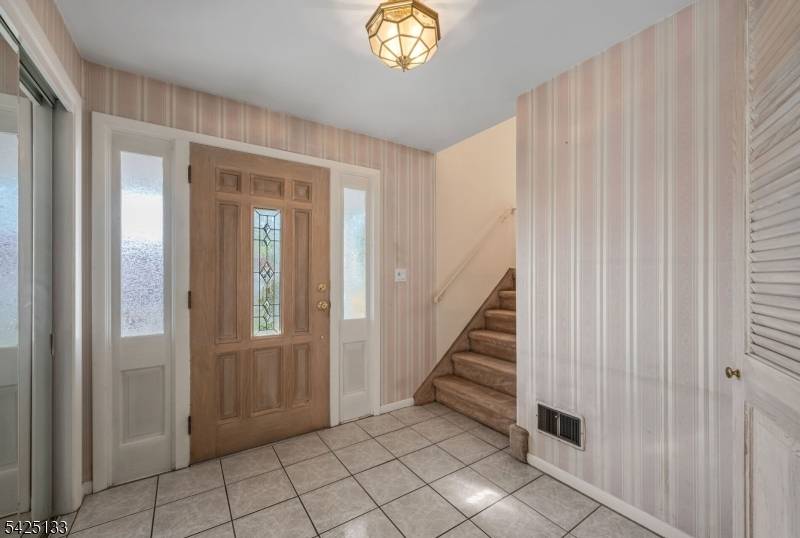 109 Dogwood Ct, Westwood Boro, NJ 07675