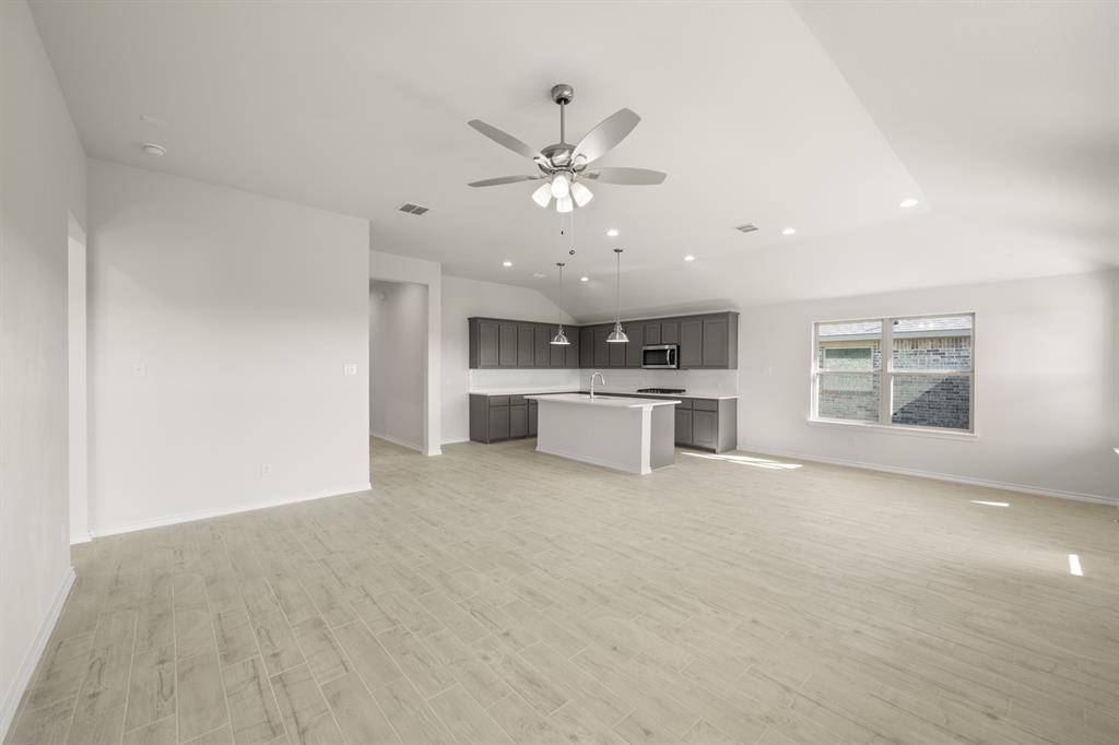 725 Scarlet Sage, Waxahachie, TX 75165