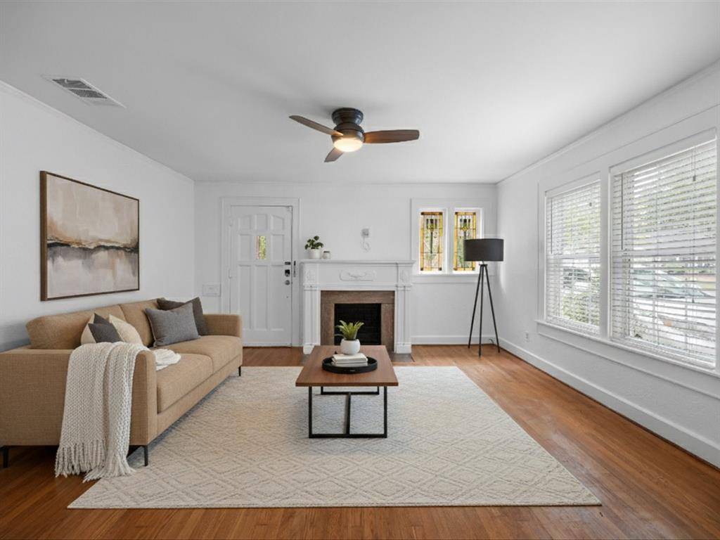 3221 Greene Avenue, Fort Worth, TX 76109