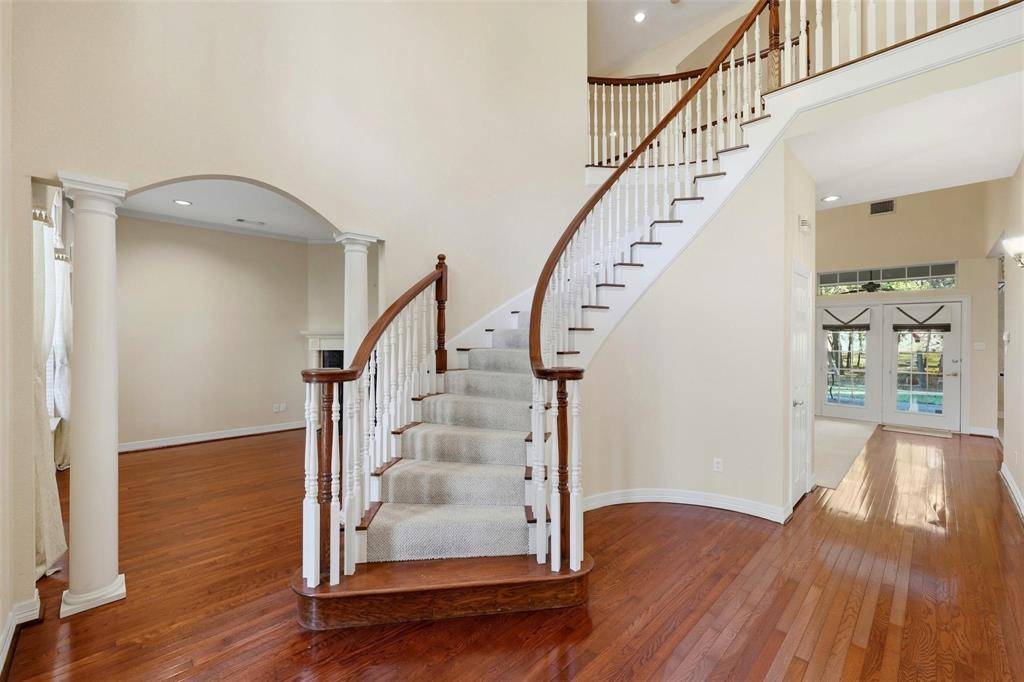 1860 Plum Creek Drive, Midlothian, TX 76065