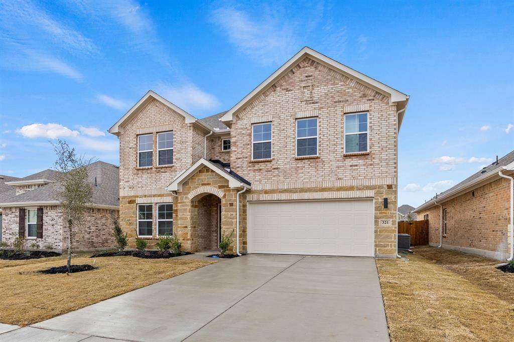 321 Amberville Drive, Red Oak, TX 75154