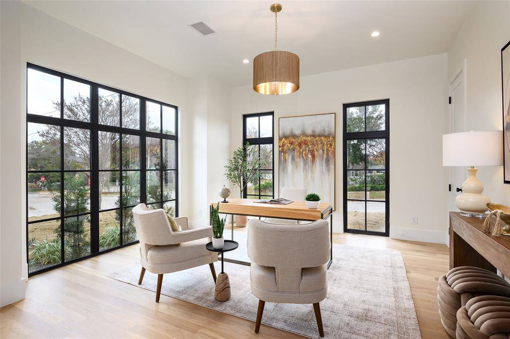 6414 Blanch Circle, Dallas, TX 75214