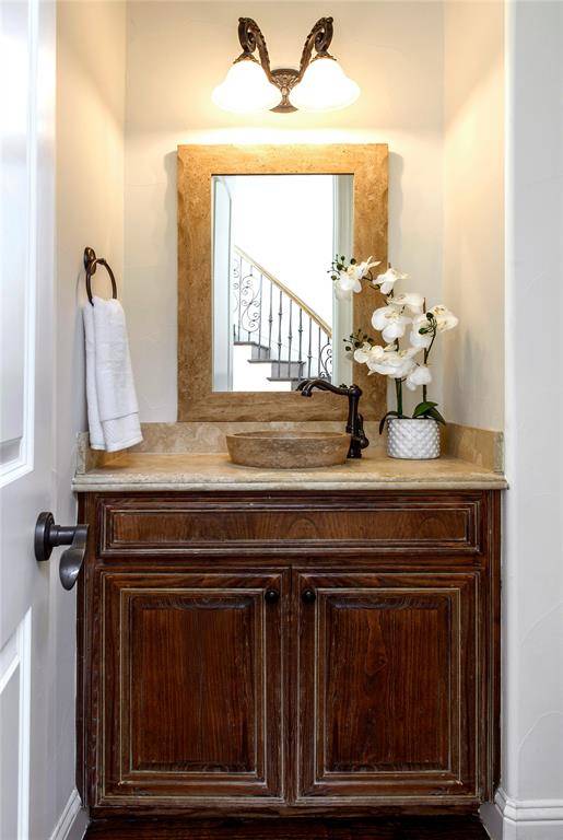 3606 S Versailles Avenue, Dallas, TX 75209