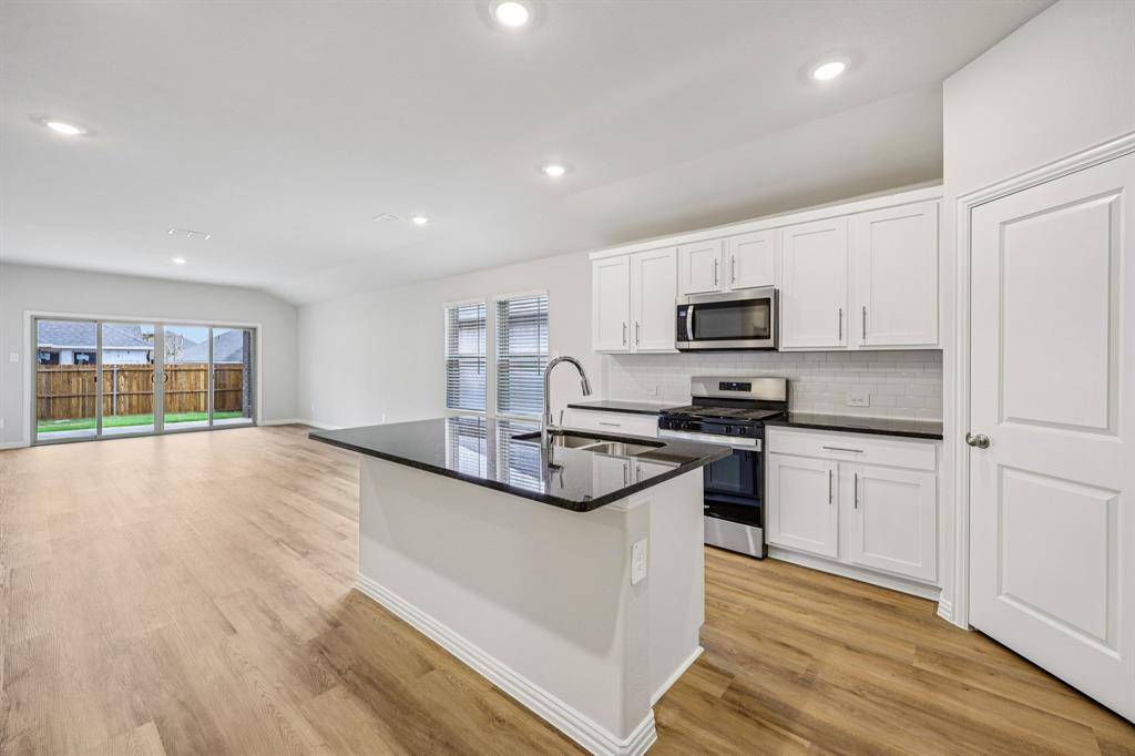 1556 Coldwater Way, Crandall, TX 75114