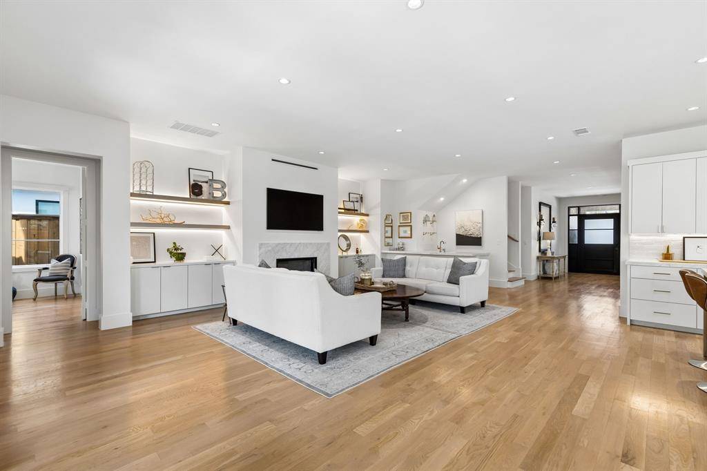 8427 Midway Road, Dallas, TX 75209