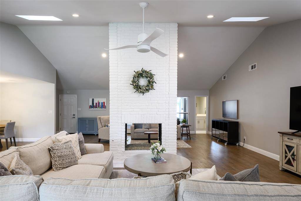 6639 Clearhaven Circle, Dallas, TX 75248