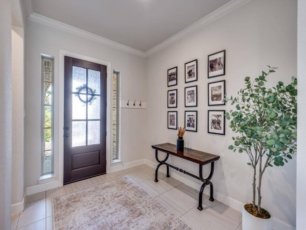 1044 Myers Park Trail, Roanoke, TX 76262