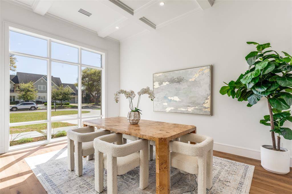 5819 Del Roy, Dallas, TX 75230