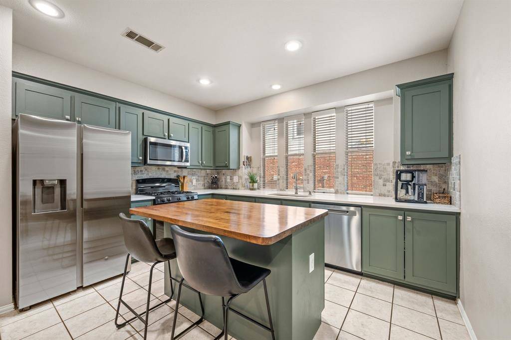 12033 Ringtail Drive, Fort Worth, TX 76244