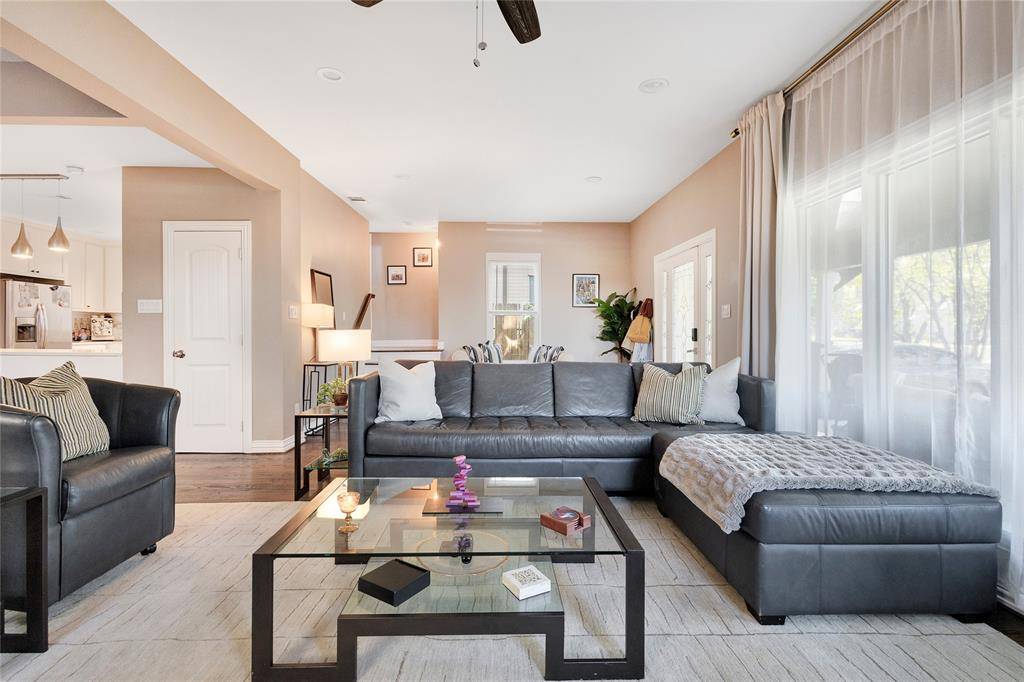 828 Elsbeth Street, Dallas, TX 75208