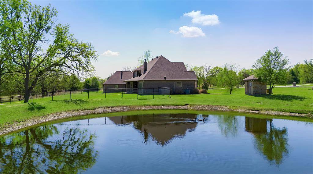 209 Ellis Creek Drive, Weatherford, TX 76085