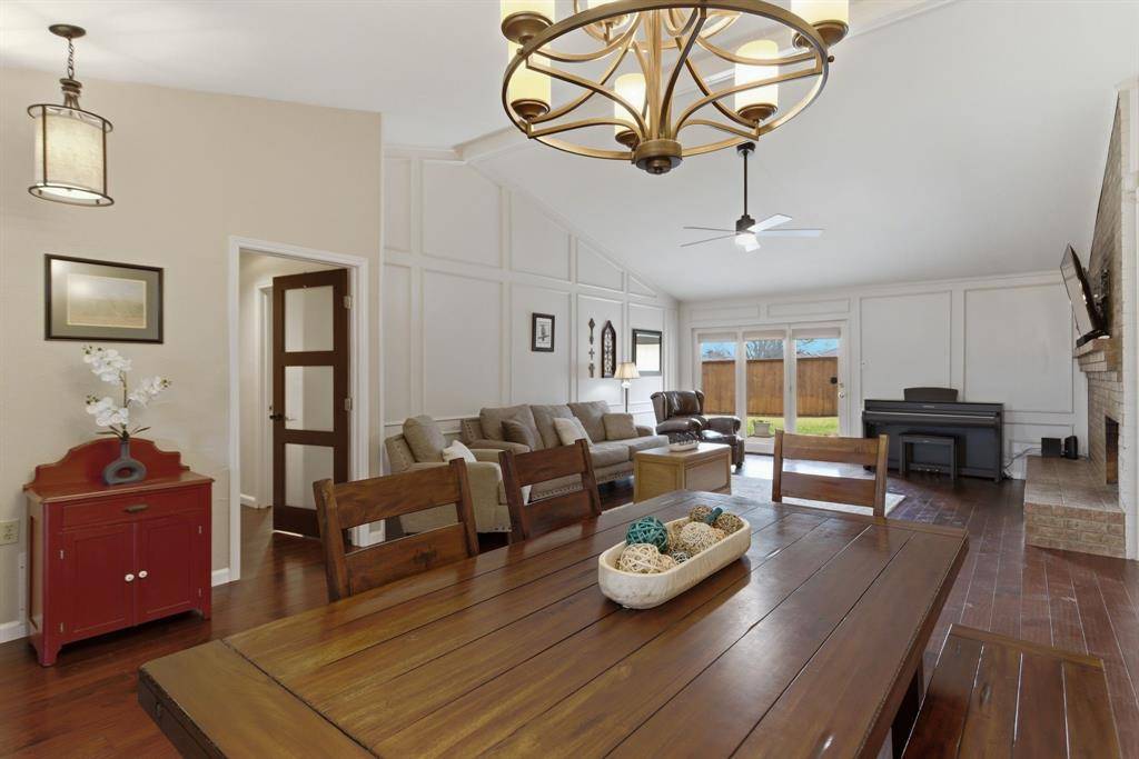 1936 Oakbluff Drive, Carrollton, TX 75007