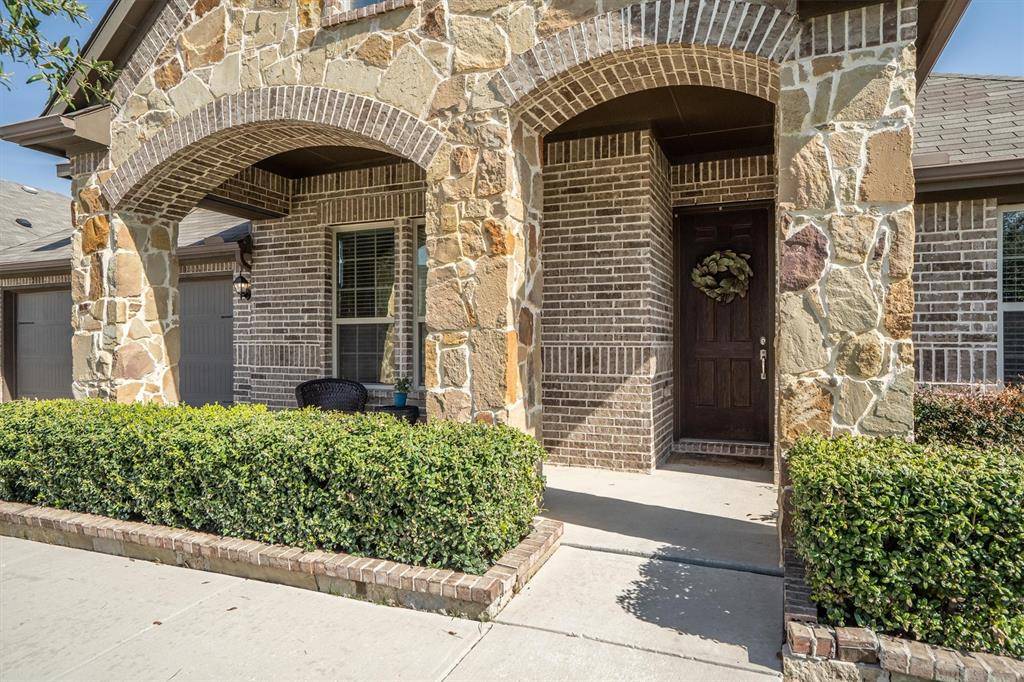 204 Ovaletta Drive, Justin, TX 76247