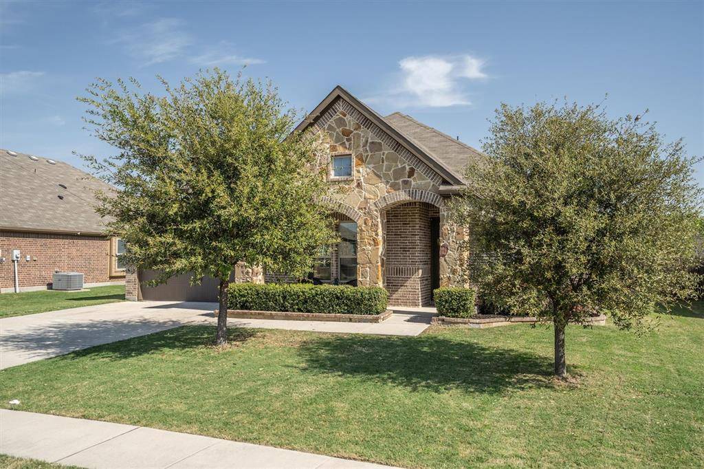 204 Ovaletta Drive, Justin, TX 76247