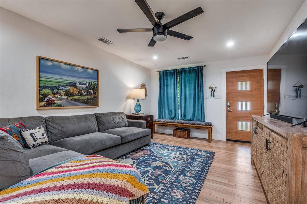 2728 Sunset Avenue, Dallas, TX 75211