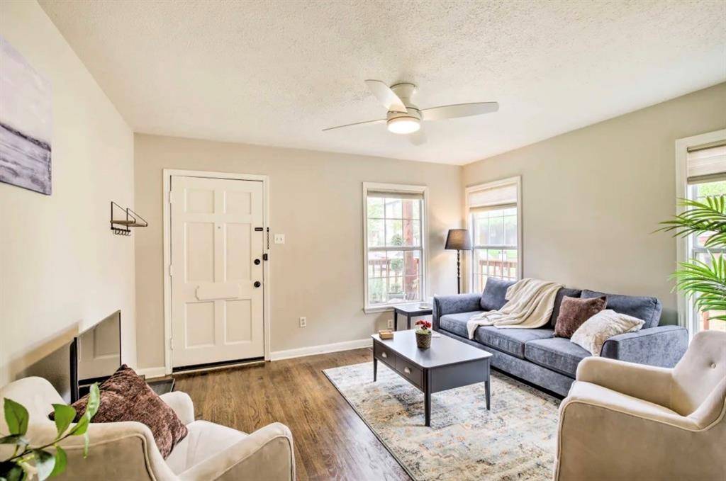 404 N Montreal Avenue, Dallas, TX 75208