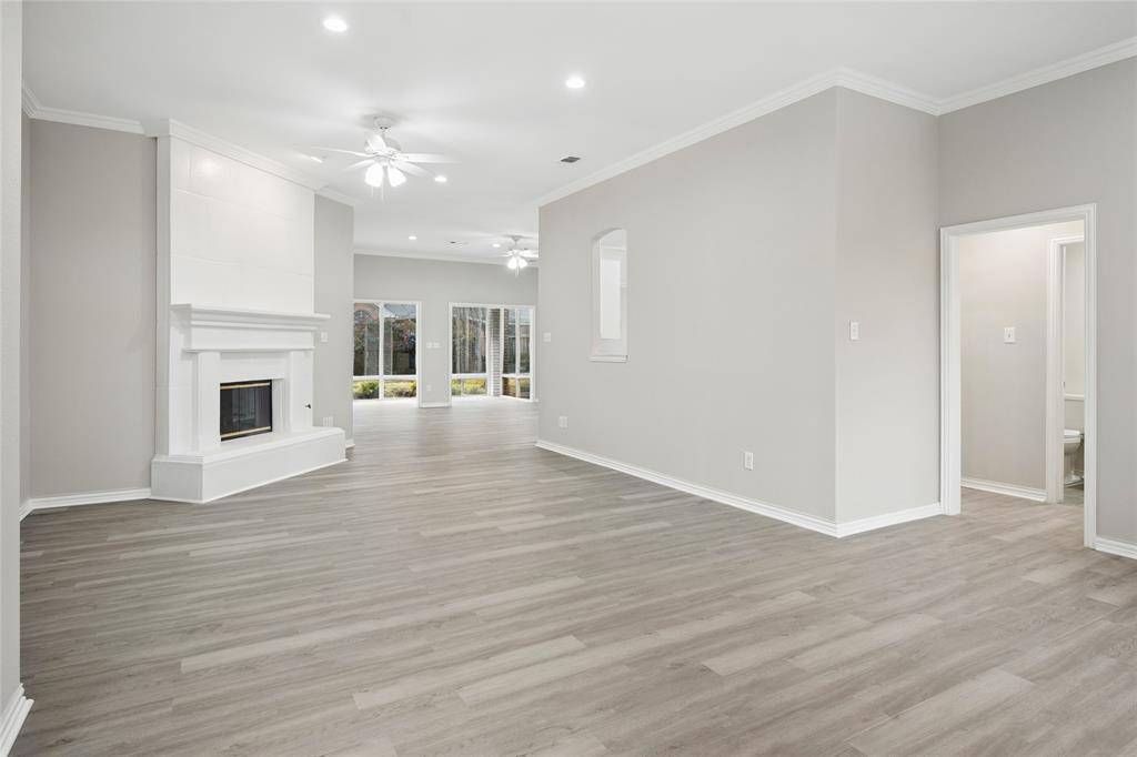 3216 Village Oak Drive, Arlington, TX 76017