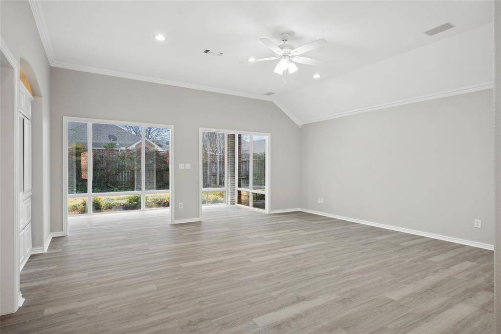 3216 Village Oak Drive, Arlington, TX 76017